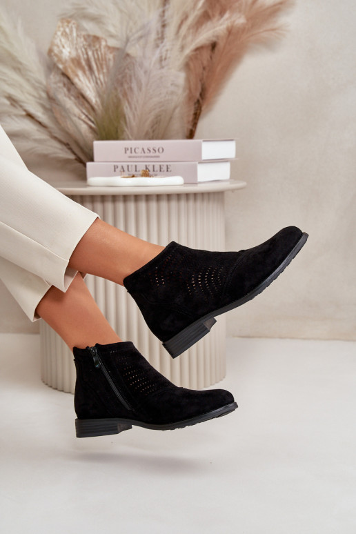 Botas de mujer con tacones anchos con elementos calados de color negro S.Barski HY42-076 Botas de mujer con tacones anchos con elementos calados de color negro S.Barski HY42-076