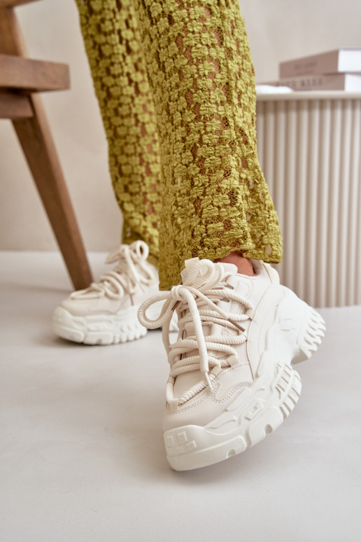 Zapatillas modelo zapatos de mujer con suelas masivas de moda en color marfil Nevela