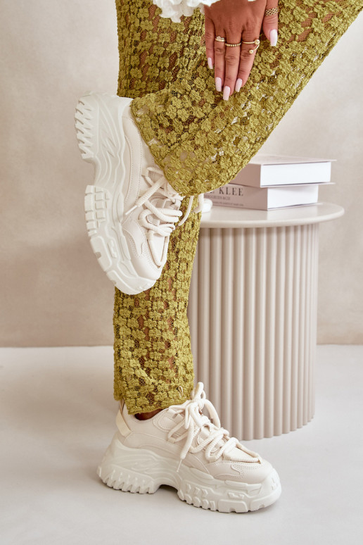 Zapatillas modelo zapatos de mujer con suelas masivas de moda en color marfil Nevela