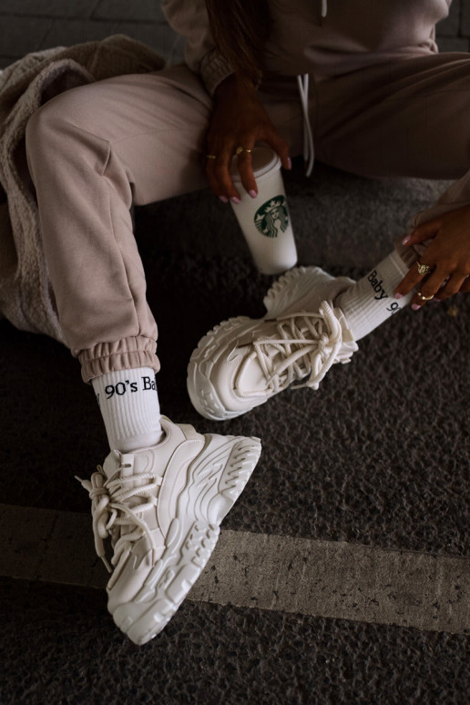 Zapatillas modelo zapatos de mujer con suelas masivas de moda en color marfil Nevela