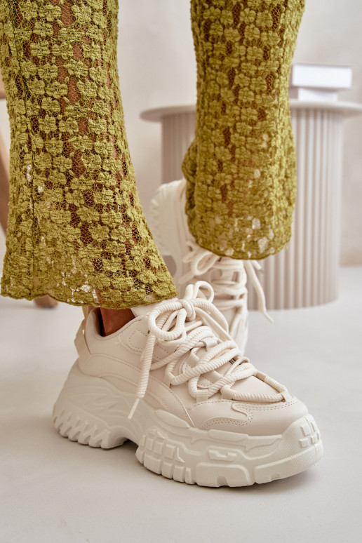 Zapatillas modelo zapatos de mujer con suelas masivas de moda en color marfil Nevela