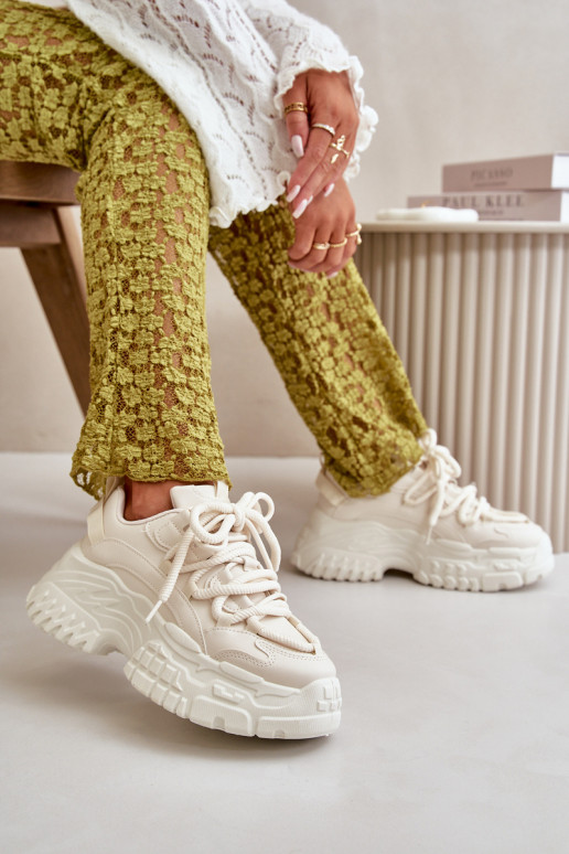 Zapatillas modelo zapatos de mujer con suelas masivas de moda en color marfil Nevela