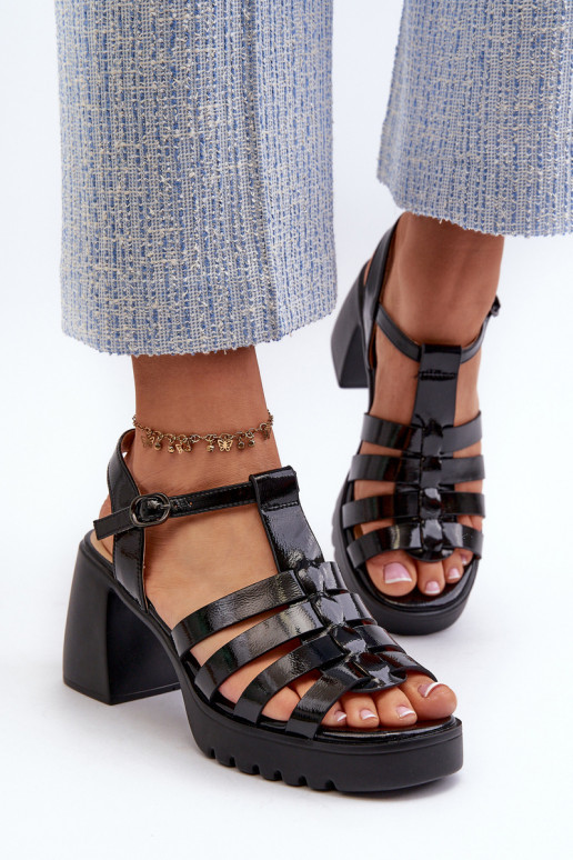 Sandalias de mujer con tacón efecto lacado en color negro Aninifer