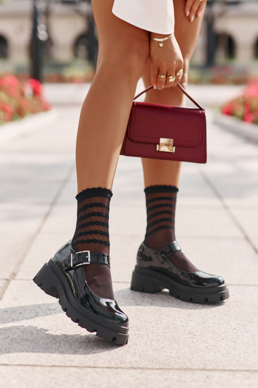 con efecto barniz zapatos Femenino con hebillas de color negro Plikuria con efecto barniz zapatos Femenino con hebillas de color negro Plikuria