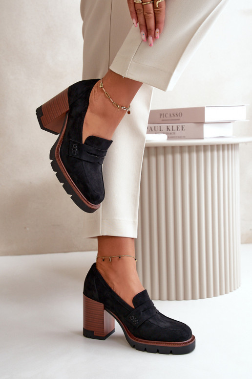 Zapatos de mujer de tacón fabricados... Zapatos de mujer de tacón fabricados...