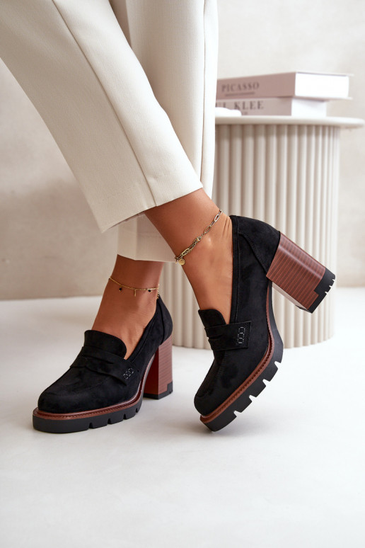 Zapatos de mujer de tacón fabricados... Zapatos de mujer de tacón fabricados...