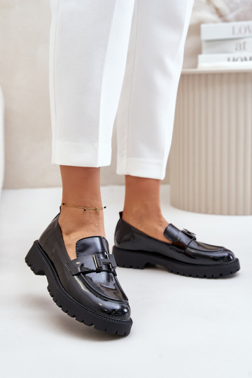 mocasines de mujer con efecto barniz Vinceza 62187 de color negro