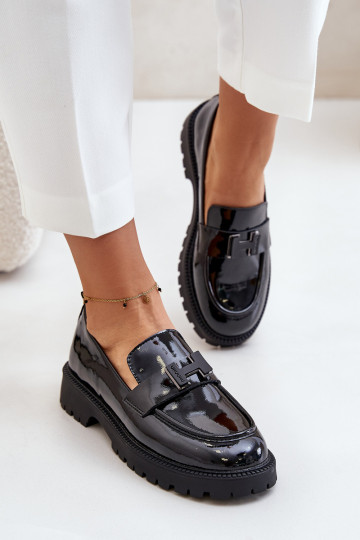 mocasines de mujer con efecto barniz Vinceza 62187 de color negro 2