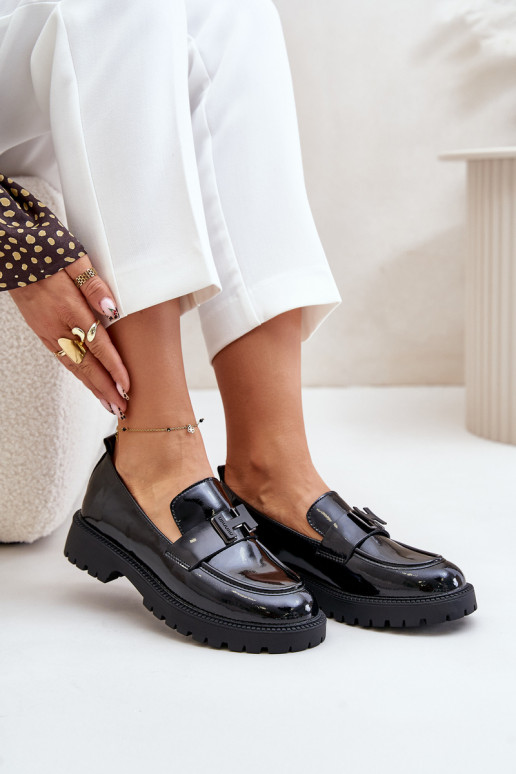 mocasines de mujer con efecto barniz Vinceza 62187 de color negro