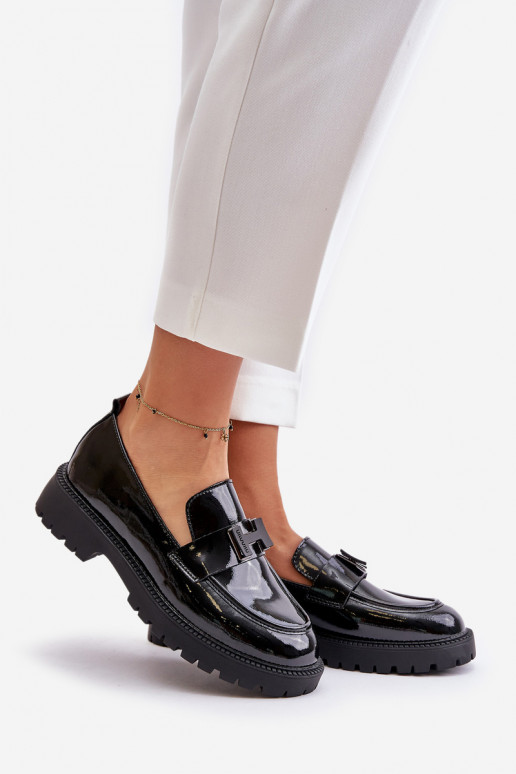 mocasines de mujer con efecto barniz Vinceza 62187 de color negro