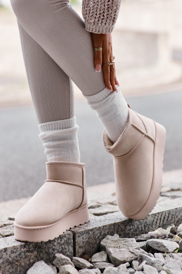 Botas de nieve Femenino con una plataforma calentamiento con pelo dentro color marfil Xamella