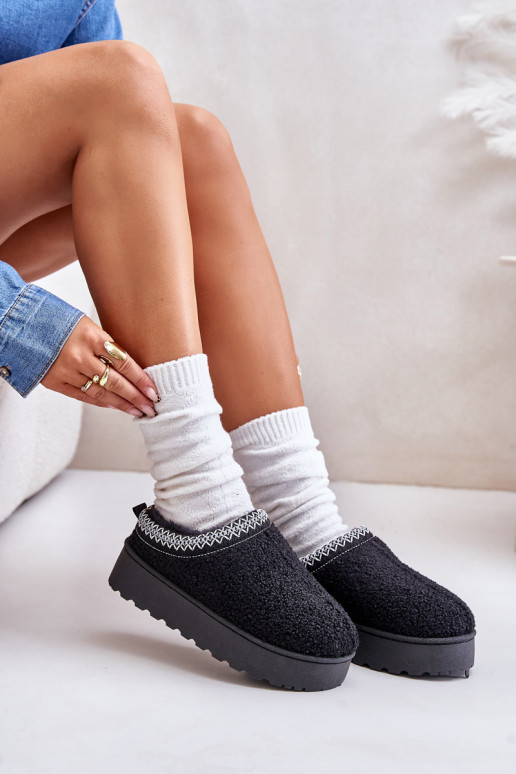 Botas de nieve Femenino con una plataforma Z Haftem de color negro Tirissa Botas de nieve Femenino con una plataforma Z Haftem de color negro Tirissa