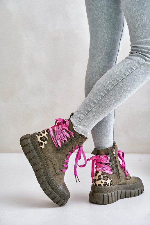 Botas de mujer con una plataforma Con decoraciones atándosem con estampados de piel de leopardo color verde Edidda Botas de mujer con una plataforma Con decoraciones atándosem con estampados de piel de leopardo color verde Edidda