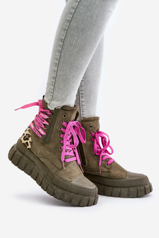 Botas de mujer con una plataforma Con decoraciones atándosem con estampados de piel de leopardo color verde Edidda Botas de mujer con una plataforma Con decoraciones atándosem con estampados de piel de leopardo color verde Edidda