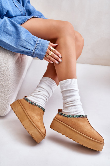 Zapatillas Femenino con una plataforma Z Haftem color marrón Neroma