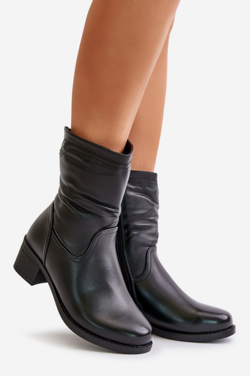 Botas En un tacón bajo calentamiento con pelo dentro Vinceza 85155 de color negro Botas En un tacón bajo calentamiento con pelo dentro Vinceza 85155 de color negro