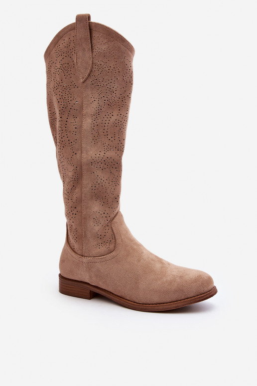 Botas largas caladas de mujer beige... Botas largas caladas de mujer beige...