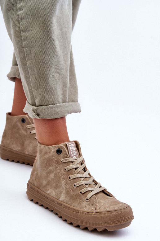 Zapatos de ocio Big Star aislados beige