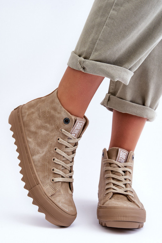 Zapatos de ocio Big Star aislados beige