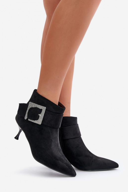 Botas de mujer con tacones finos para decorar con hebillas de color negro Nirilis Botas de mujer con tacones finos para decorar con hebillas de color negro Nirilis