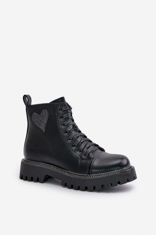 Botas de mujer Al castillo Con decoraciones con corazonesm de color negro Obeena Botas de mujer Al castillo Con decoraciones con corazonesm de color negro Obeena