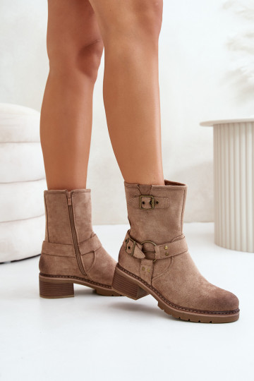 Botas de mujer En un tacón bajo con hebillas beige Zudra