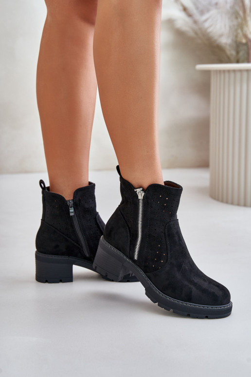 Botas de mujer con elementos calados con tacones de color negro Oviria