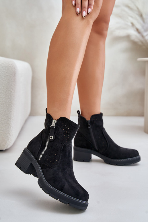 Botas de mujer con elementos calados con tacones de color negro Oviria