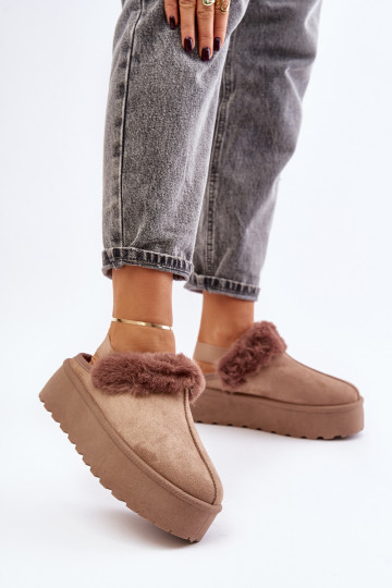 Zapatillas Femenino con una plataforma con un abrigo de piel beige Linaris