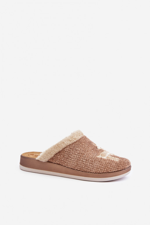 Zapatillas Femenino con ciervos y un abrigo de piel Inblu CT000034 beige Zapatillas Femenino con ciervos y un abrigo de piel Inblu CT000034 beige