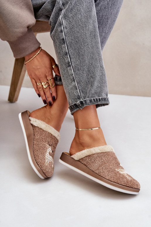 Zapatillas Femenino con ciervos y un abrigo de piel Inblu CT000034 beige Zapatillas Femenino con ciervos y un abrigo de piel Inblu CT000034 beige