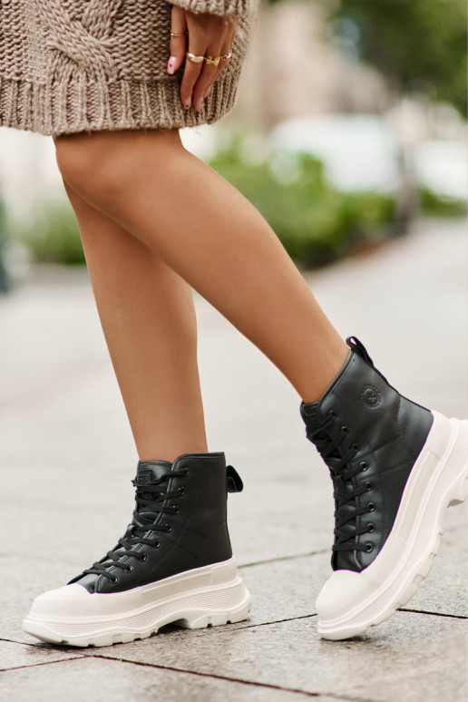 Piel calentamiento zapatos casuales con una plataforma Big Star OO274A599 de color negro