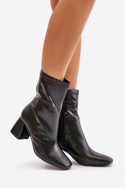 Suavemente Botas de mujer de cuero ecológico de color negro Izariel