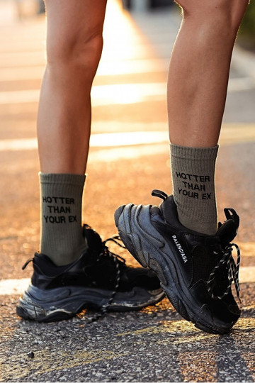 Medias Femenino con una nota Hotter Than Your Ex color verde