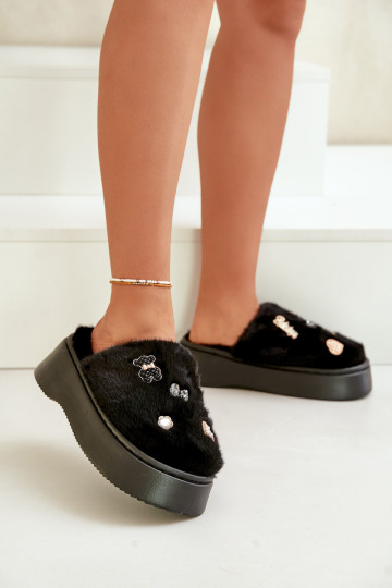 con un abrigo de piel Zapatillas Femenino Sobre una suela gruesa Z Przypinkami de color negro Zintoria 2