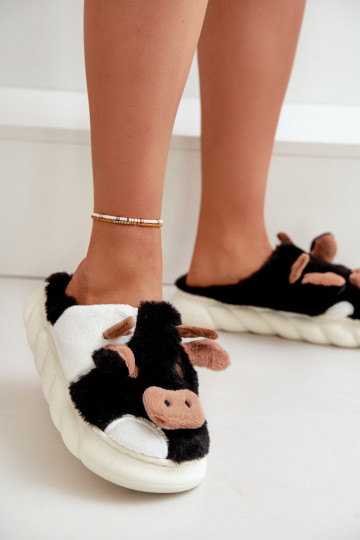 con un abrigo de piel Zapatillas KroAy Femenino de color negro Remiola