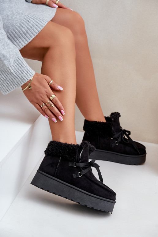 Botas de nieve Femenino con una plataforma con un abrigo de piel Typu Branek de color negro Ciabellae