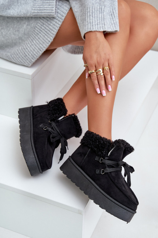 Botas de nieve Femenino con una plataforma con un abrigo de piel Typu Branek de color negro Ciabellae