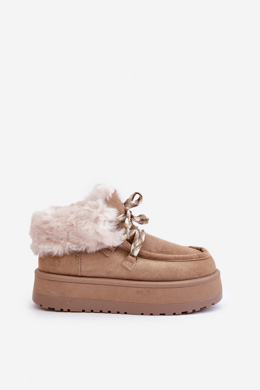 Bajo Botas de nieve Femenino con una plataforma con un abrigo de piel beige Neathren