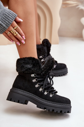 con cordones zapatos Femenino con un abrigo de piel de color negro Vaminia