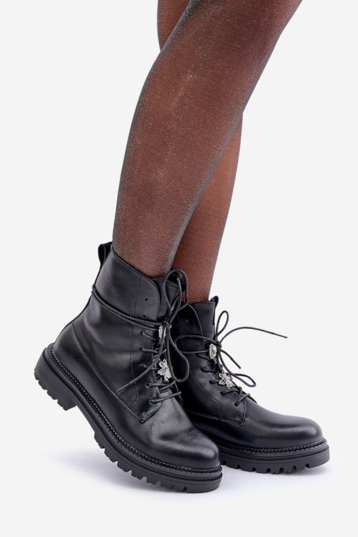 Botines forrados con cintas ajustables en color negro Irivina