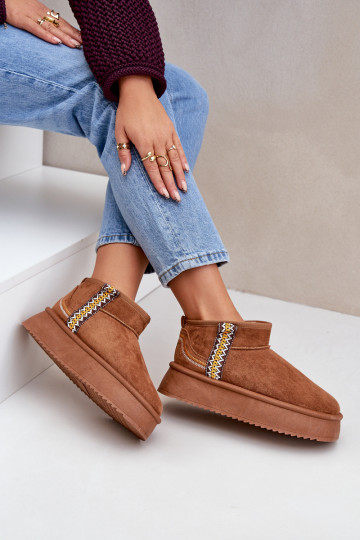 Botas de nieve con una plataforma con escritos color marrón Udra