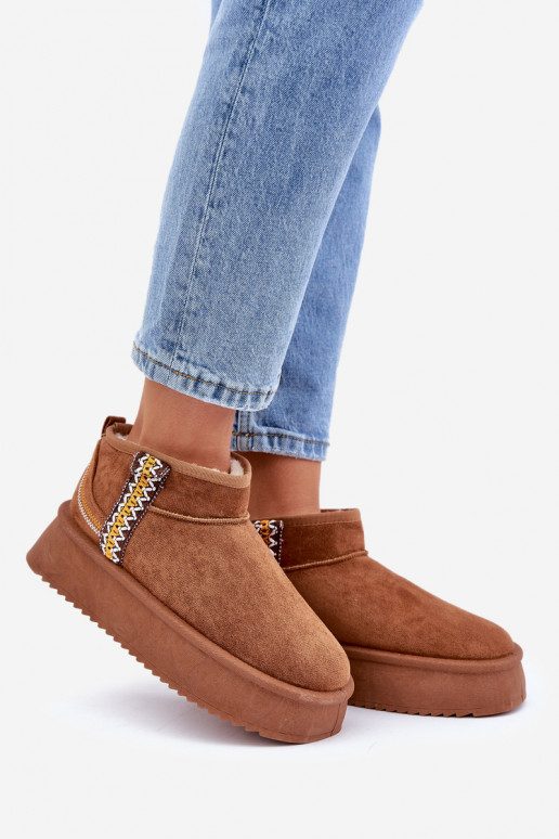 Botas de nieve con una plataforma con escritos color marrón Udra