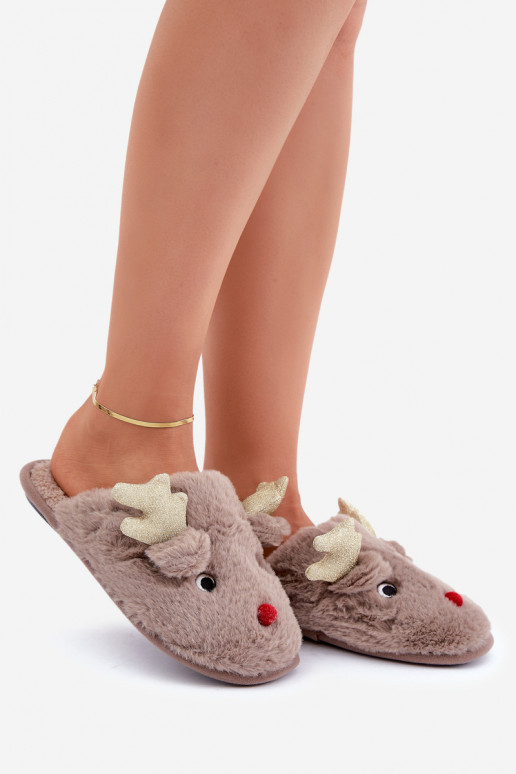 Pantuflas navideñas con tema de renos y forro de piel en color arena Asielle