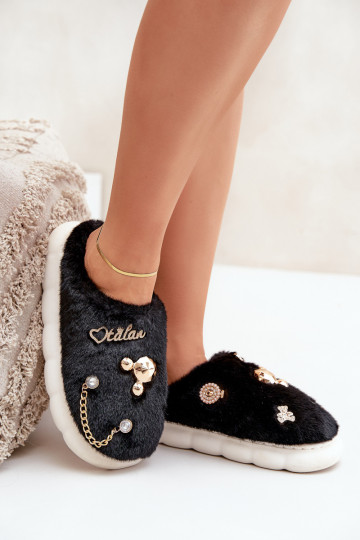 Pantuflas con forro de piel y lazos en color negro Ivelfedi