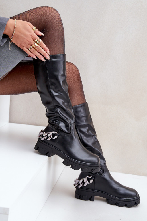 Botas largas con tacones anchos y cadenas en color negro Įjungtauricette