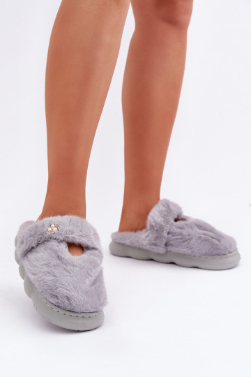 Chancletas Z con forro de piel y hebilla en color gris Primaria 2