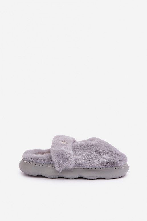 Chancletas Z con forro de piel y hebilla en color gris Primaria