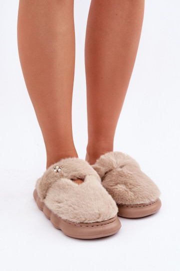 con un abrigo de piel Zapatillas Z Tiene quełą Broszką beige Primaria 2