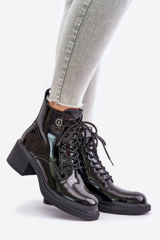 Botines de cuero lacados acolchados... Botines de cuero lacados acolchados...